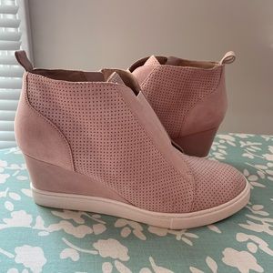 Linea Palio Wedge Sneaker